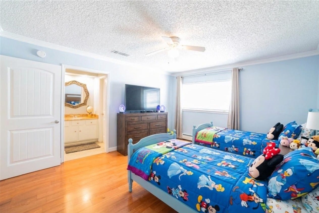 963 Memorial Village Drive, Houston, TX 77024