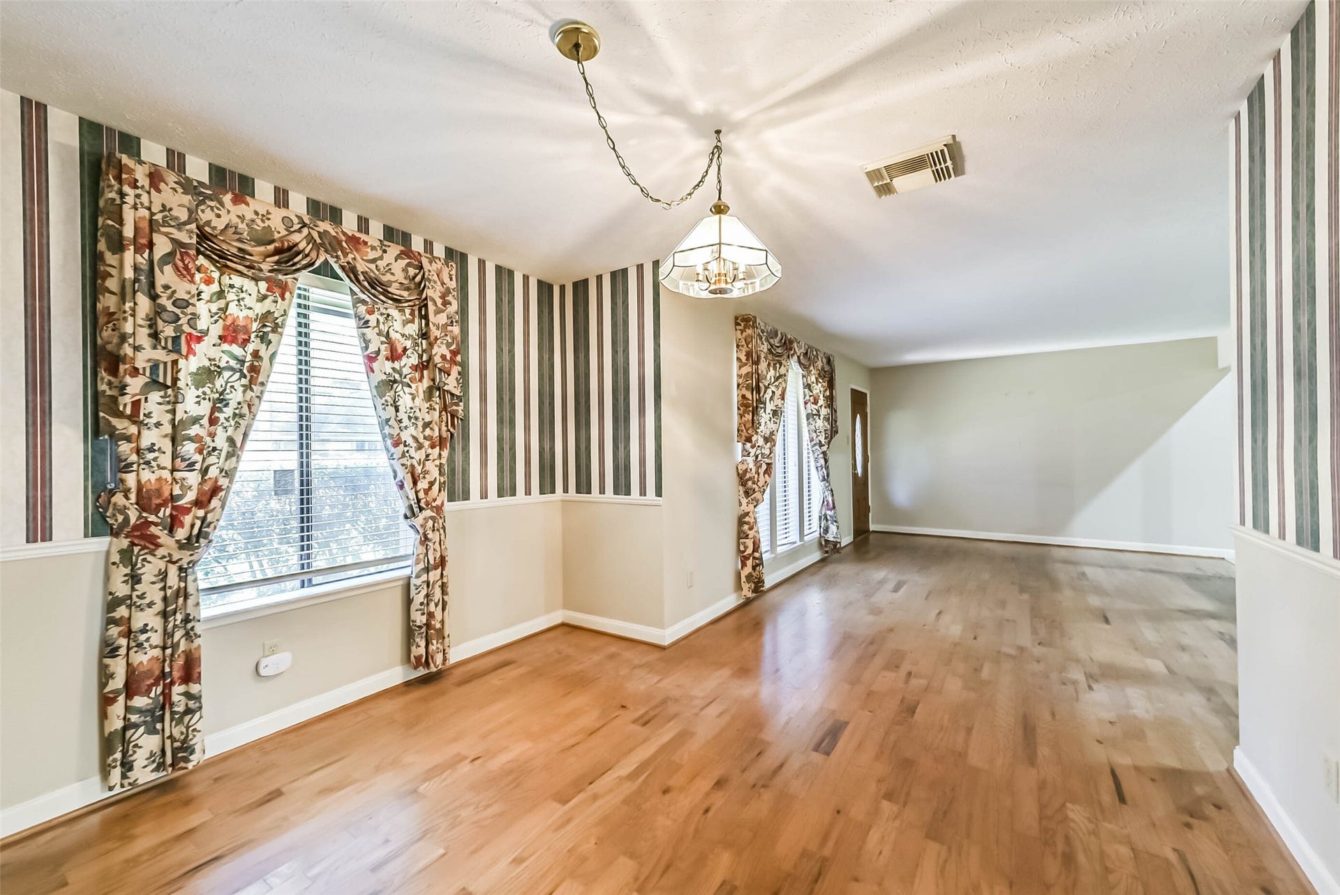 3802 Glenwood Springs Drive, Houston, TX 77345 3802 Glenwood Springs Drive, Houston, TX 77345