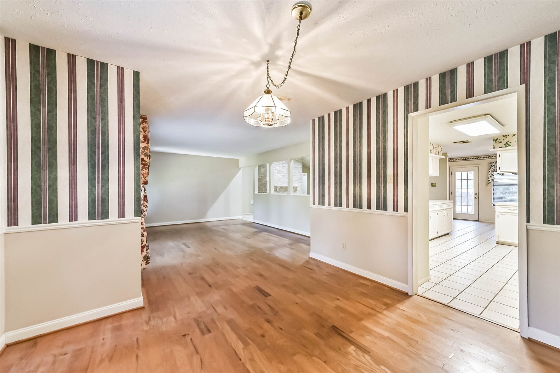 3802 Glenwood Springs Drive, Houston, TX 77345 Formal dining room