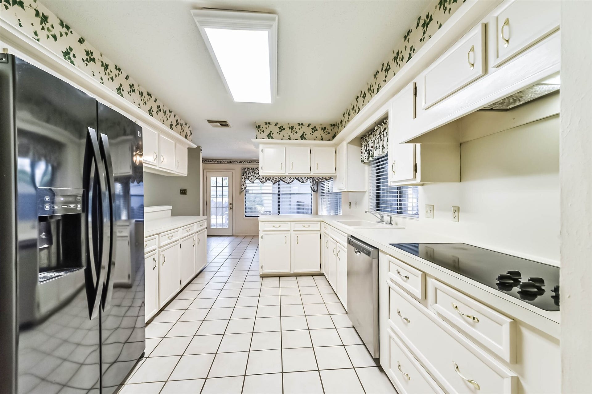 3802 Glenwood Springs Drive, Houston, TX 77345 Kitchen