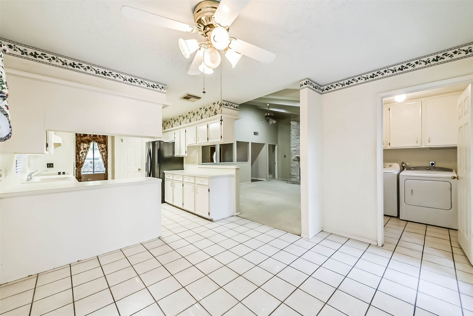 3802 Glenwood Springs Drive, Houston, TX 77345 Breakfast room