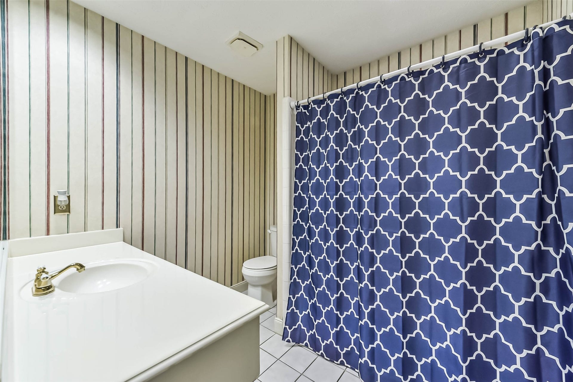 3802 Glenwood Springs Drive, Houston, TX 77345 3802 Glenwood Springs Drive, Houston, TX 77345