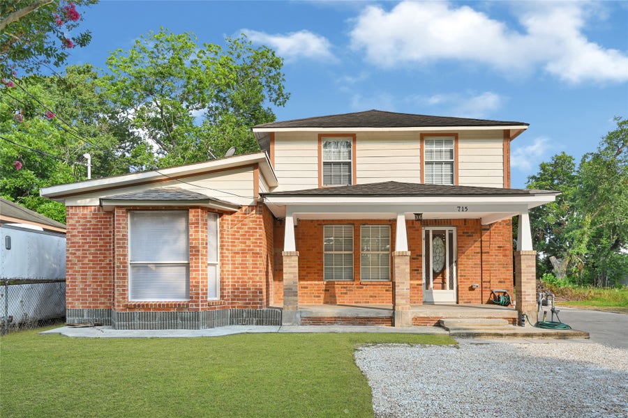 Property photo for 715 N 1st Street, Baytown, TX