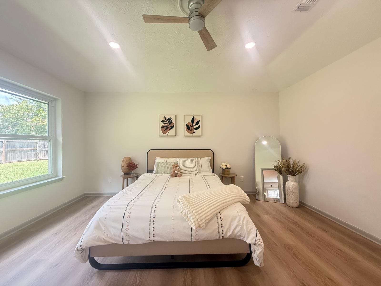 3826 Manordale Drive, Houston, TX 77082 3826 Manordale Drive, Houston, TX 77082