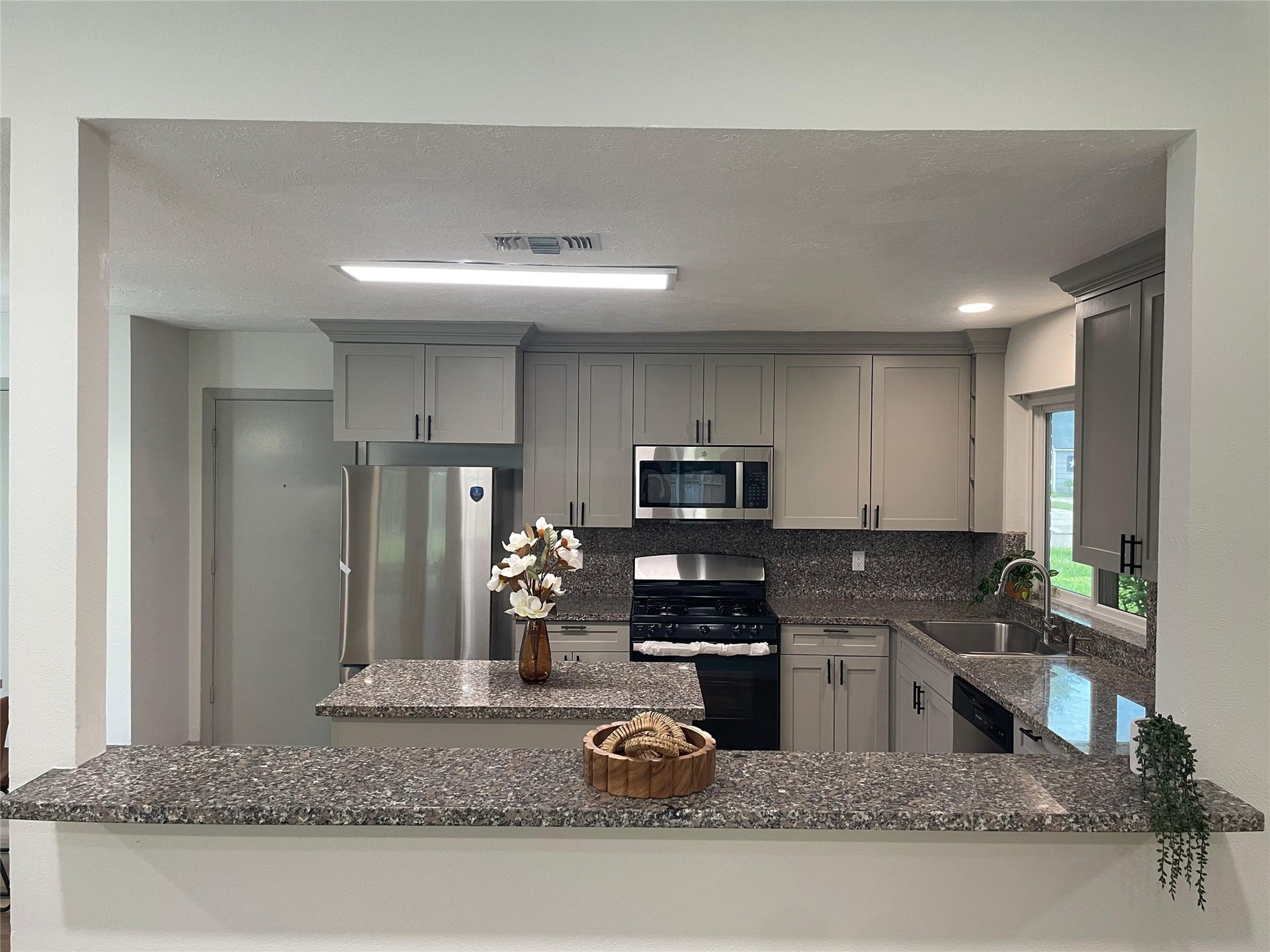 3826 Manordale Drive, Houston, TX 77082 3826 Manordale Drive, Houston, TX 77082