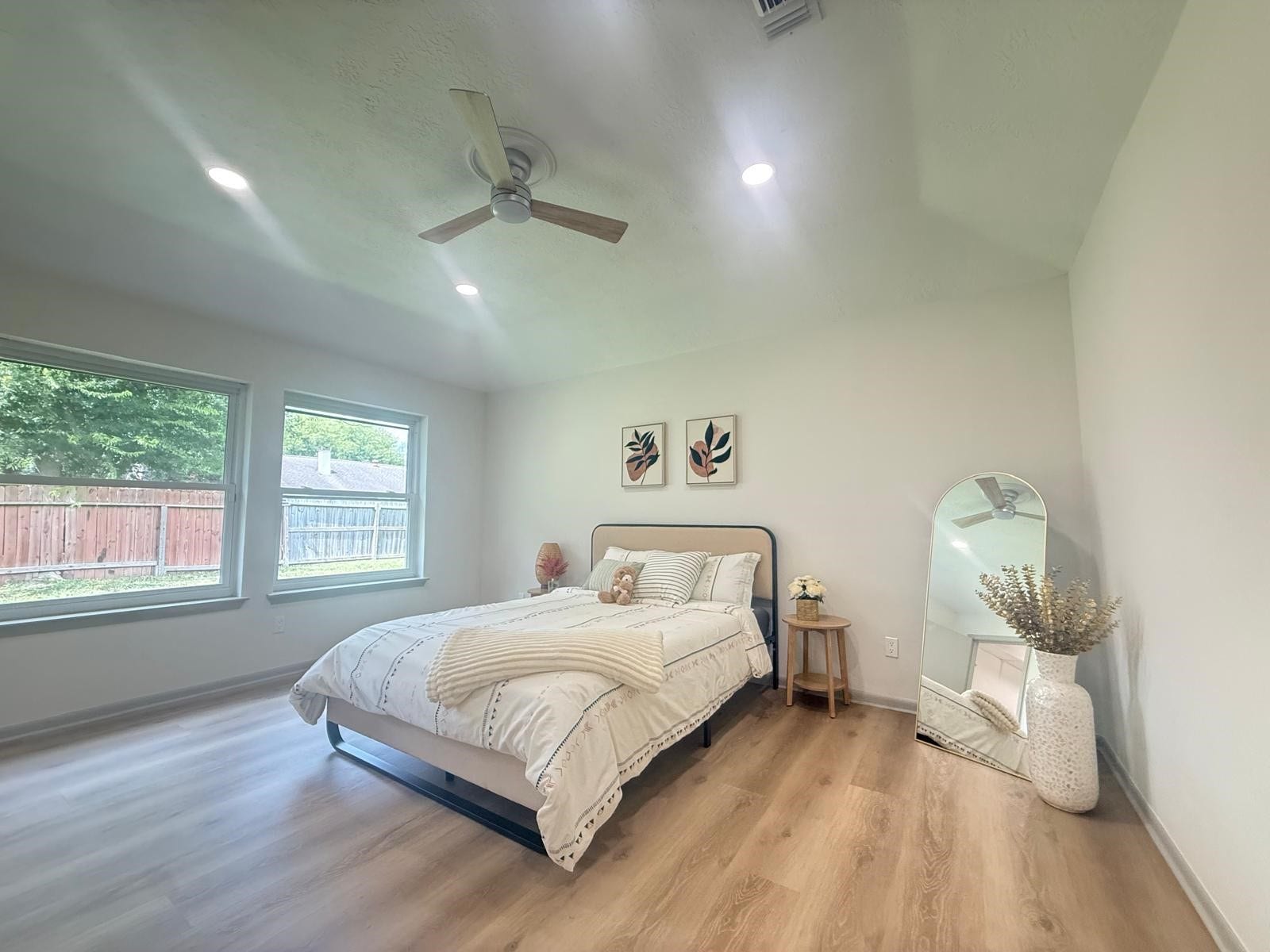 3826 Manordale Drive, Houston, TX 77082 3826 Manordale Drive, Houston, TX 77082