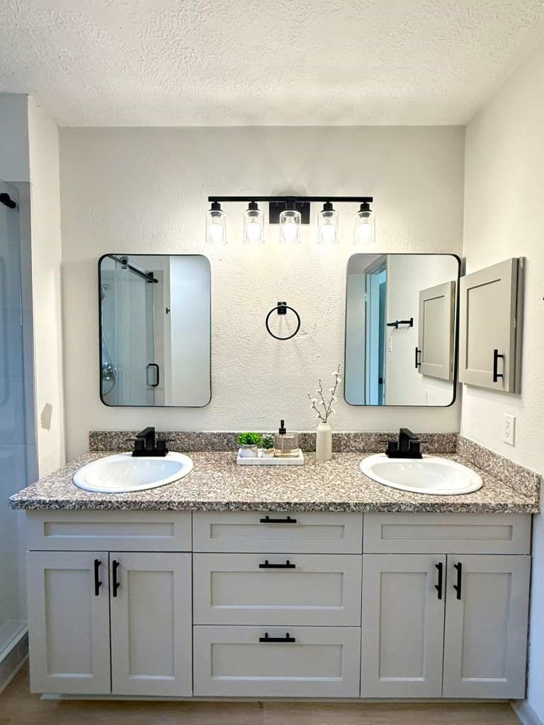 3826 Manordale Drive, Houston, TX 77082 3826 Manordale Drive, Houston, TX 77082