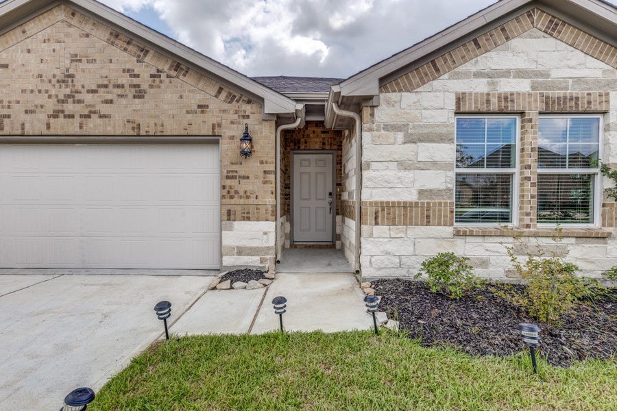 Property photo for 1318 Cascade Hills Drive, Rosharon, TX