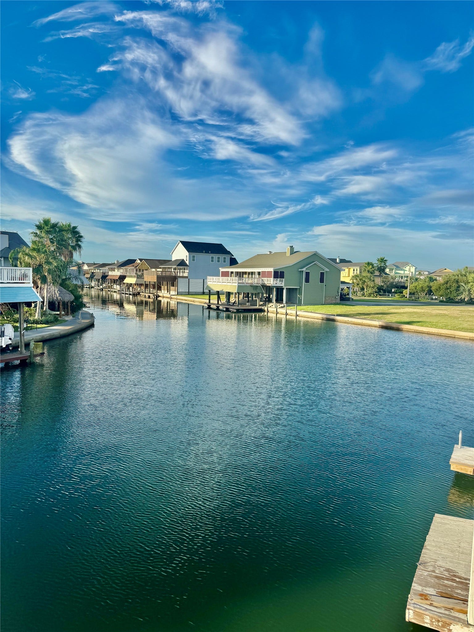 1019 Tiki Drive, Tiki Island, TX 77554