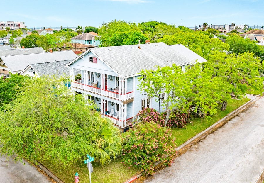 Property photo for 3727 Avenue R, Galveston, TX