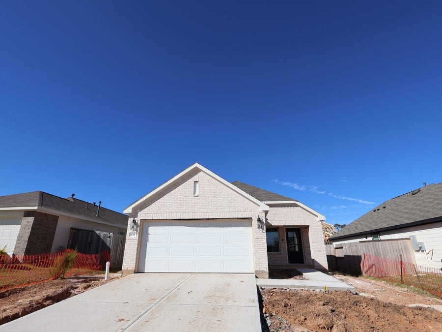 Property photo for 539 Flower Reed Court, Magnolia, TX