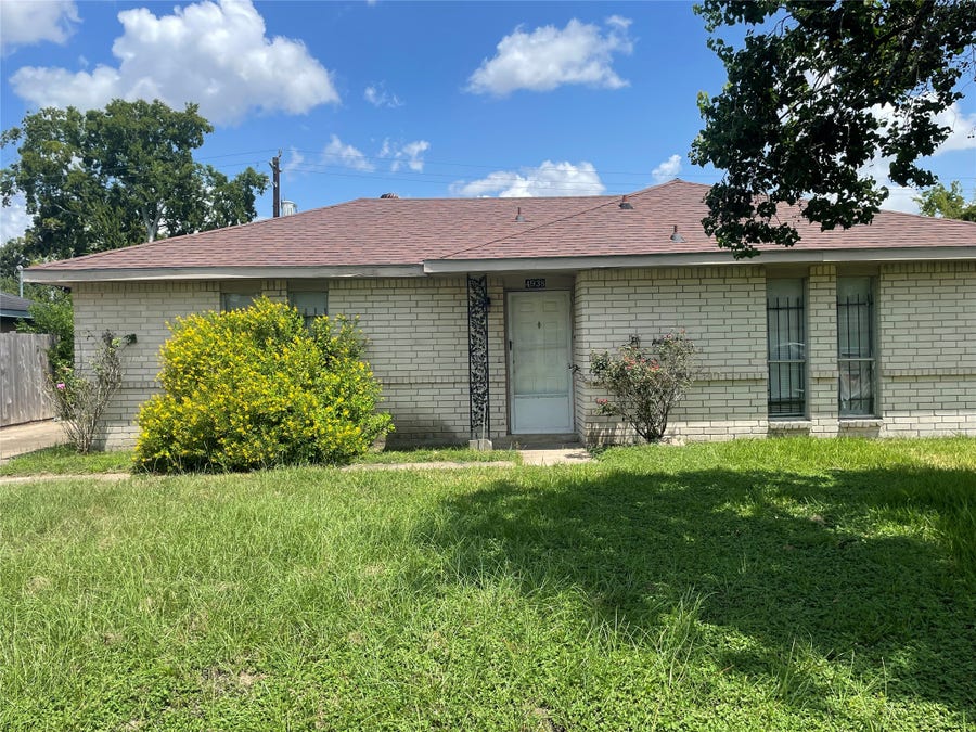 Property photo for 4938 Drakestone Boulevard, Houston, TX