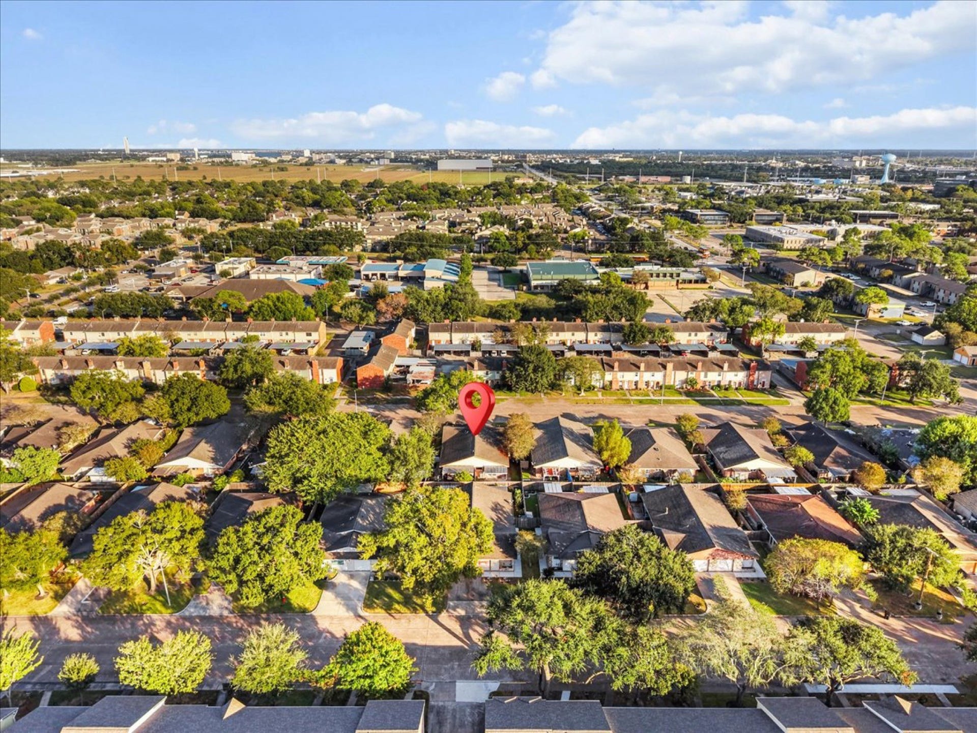 Just steps from community walking trails, scenic lakes, and lush green space in Clear Lake.