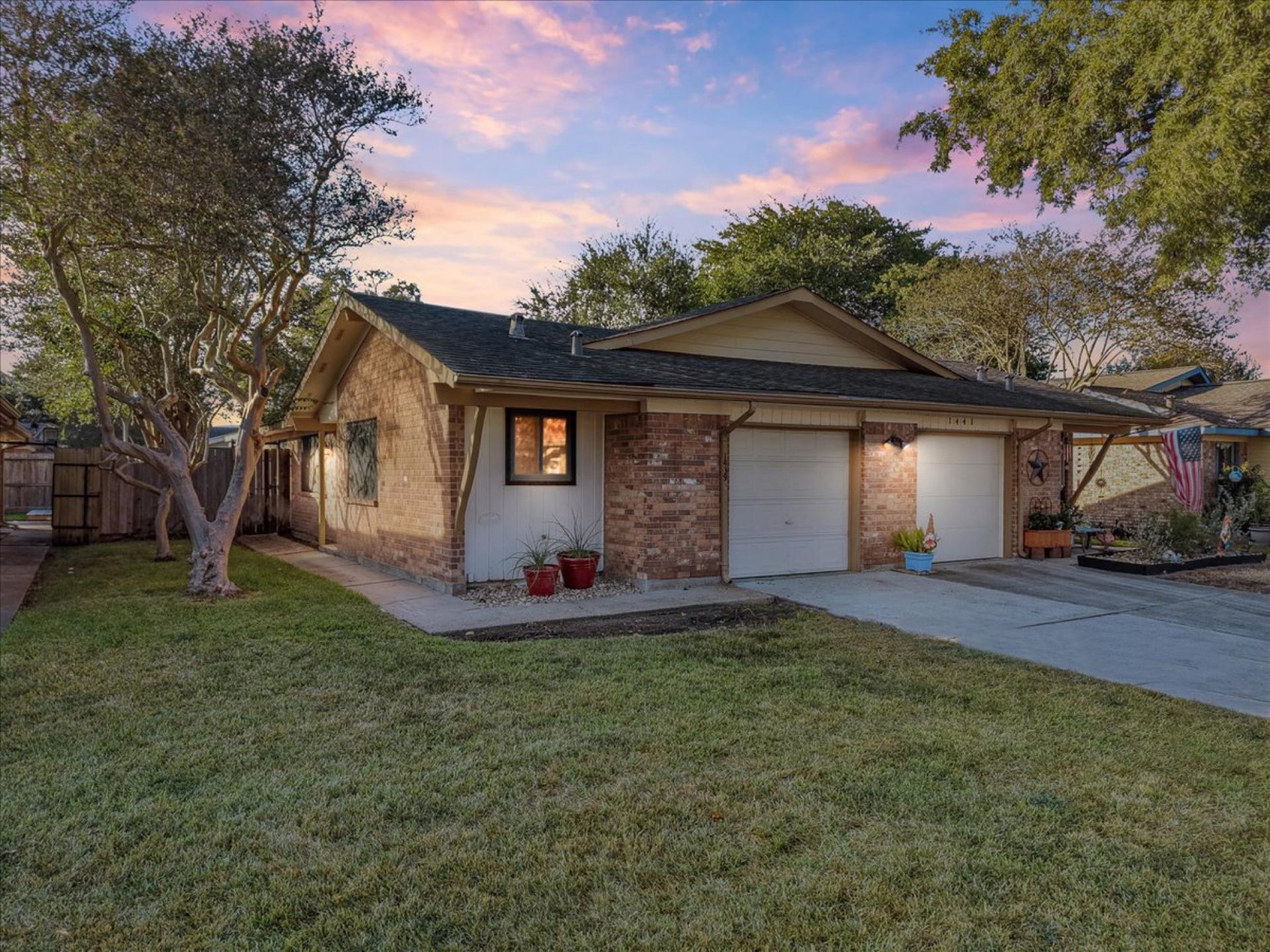 Welcome to 1439 Silverpines Road, a charming one-story townhome in the heart of Clear Lake.
