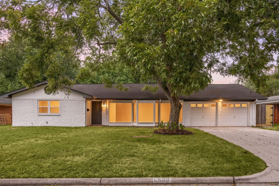 Property photo for 1900 Amy Drive, Baytown, TX
