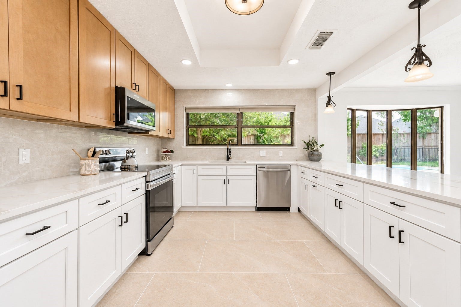 109 Dorado Drive, Friendswood, TX 77546 Additional kitchen view highlighting the spacious layout.