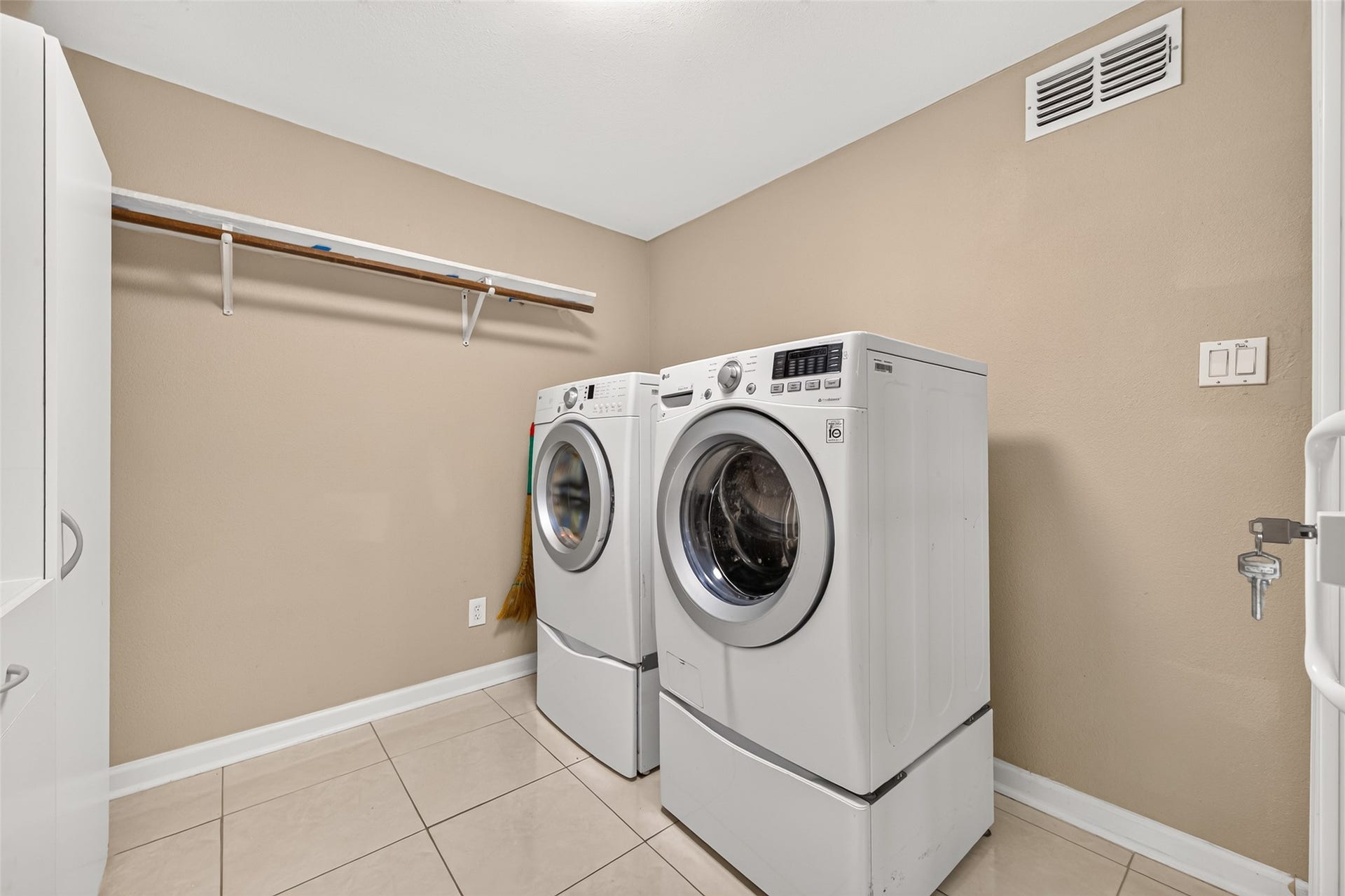 12505 Wellington Park Drive, Houston, TX 77072 12505 Wellington Park Drive, Houston, TX 77072