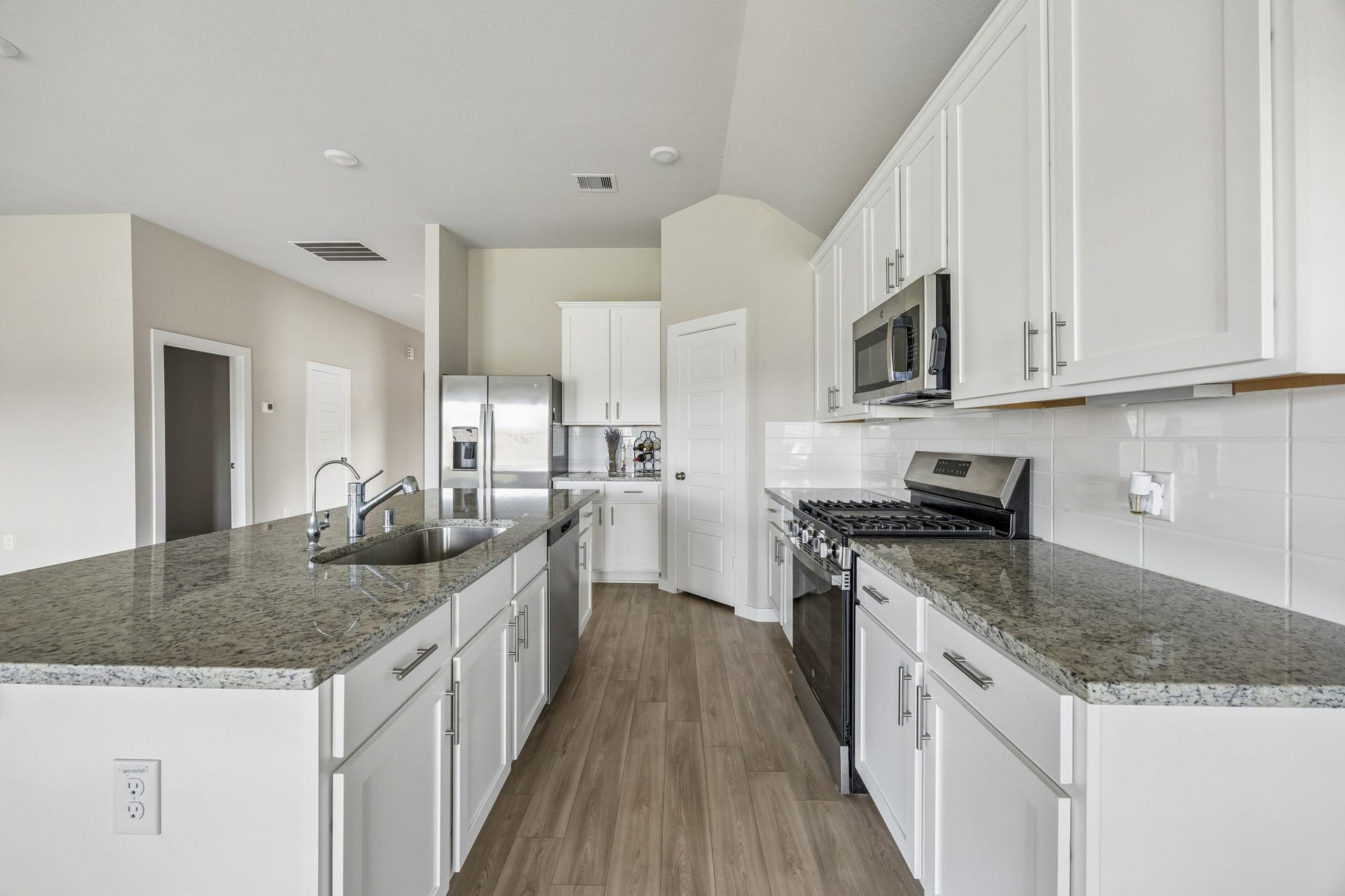 4989 Perennial Lane, La Marque, TX 77568 4989 Perennial Lane, La Marque, TX 77568