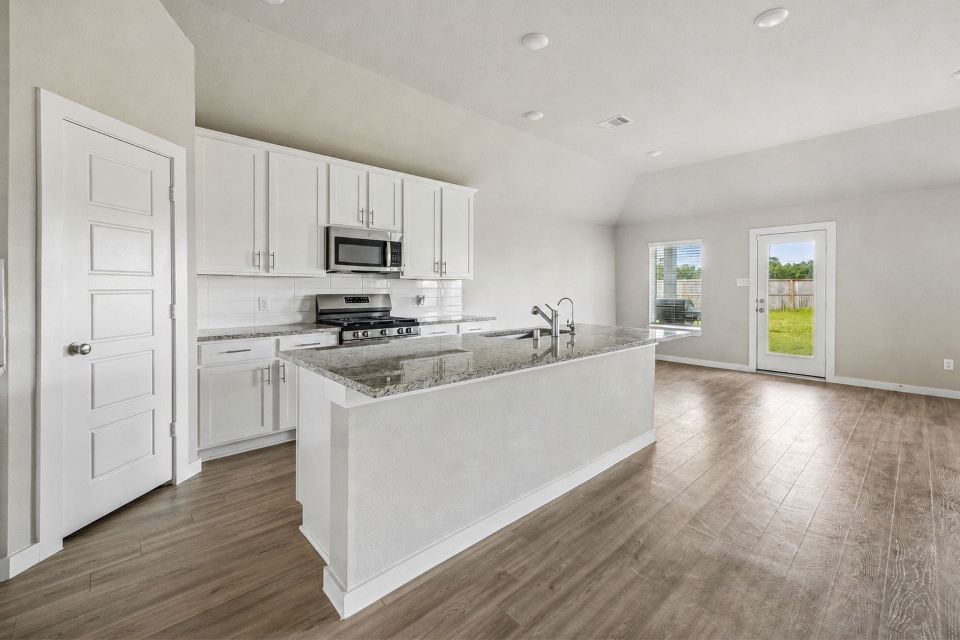 4989 Perennial Lane, La Marque, TX 77568 4989 Perennial Lane, La Marque, TX 77568