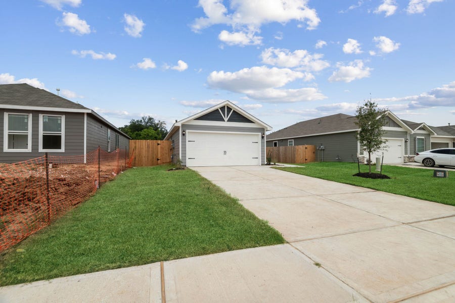 Property photo for 713 Jasmine Ridge Lane, Waller, TX