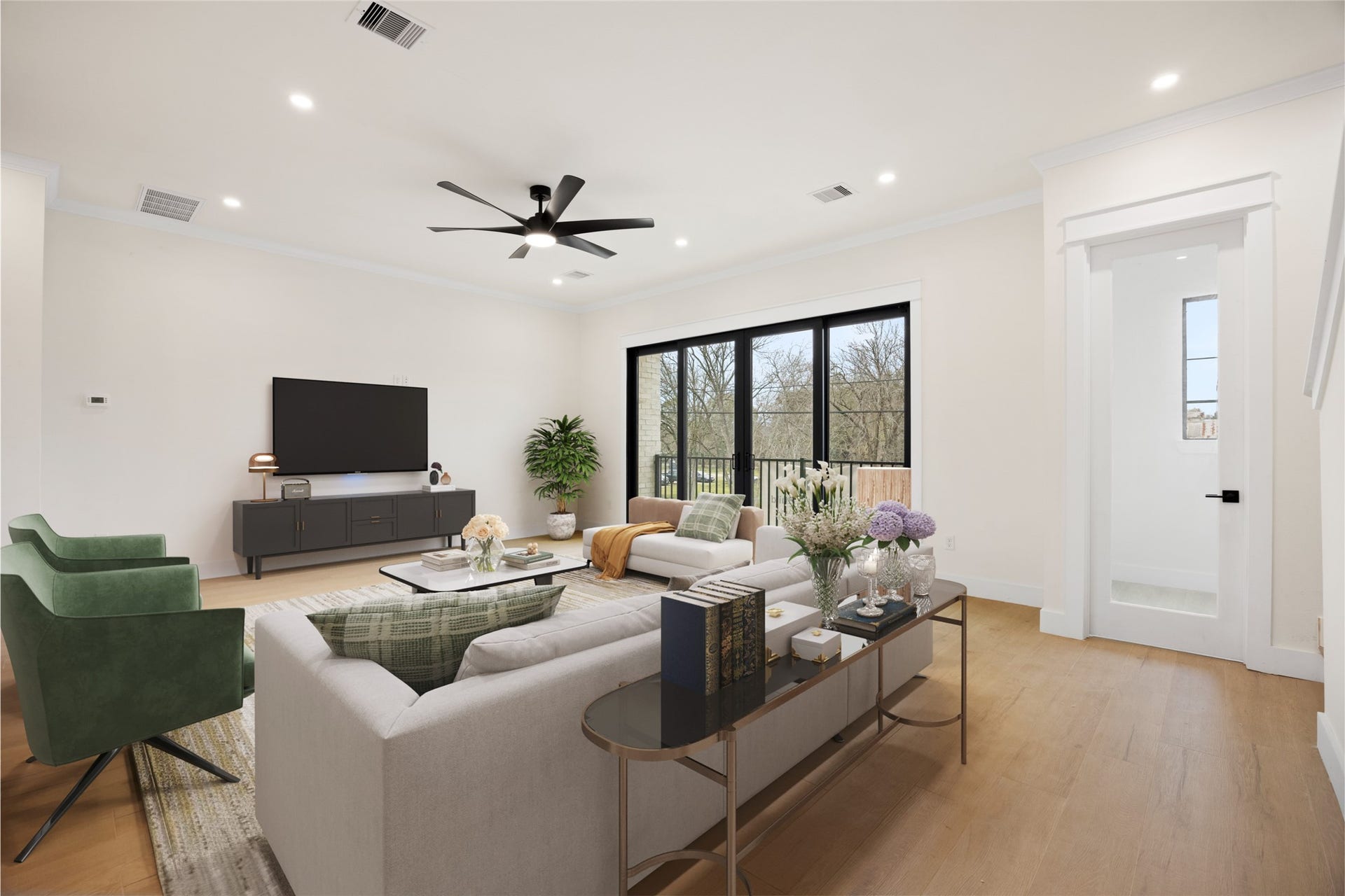 6332 Sidney Street, Houston, TX 77021 Family room