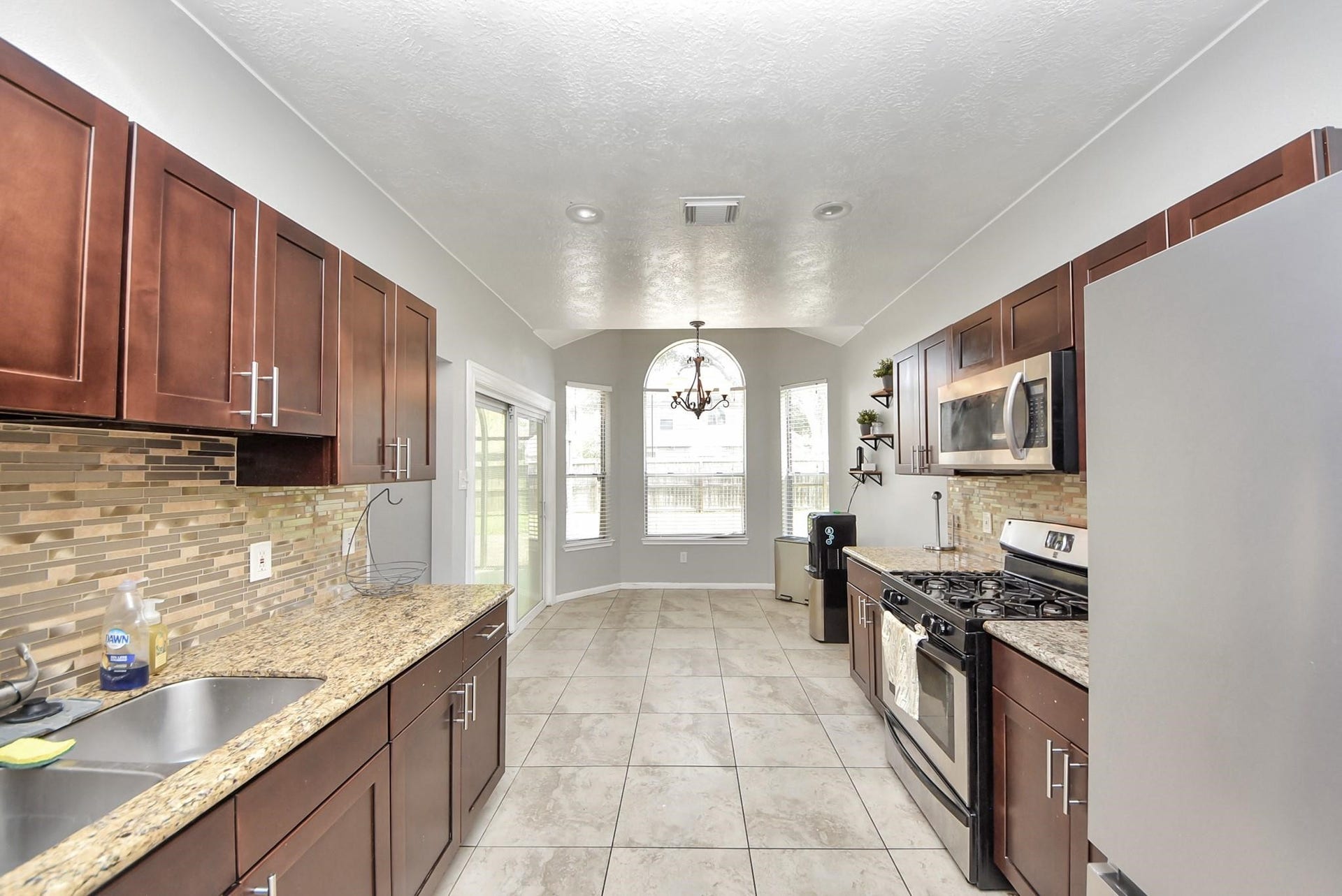 16111 Copper Canyon Drive, Friendswood, TX 77546 16111 Copper Canyon Drive, Friendswood, TX 77546