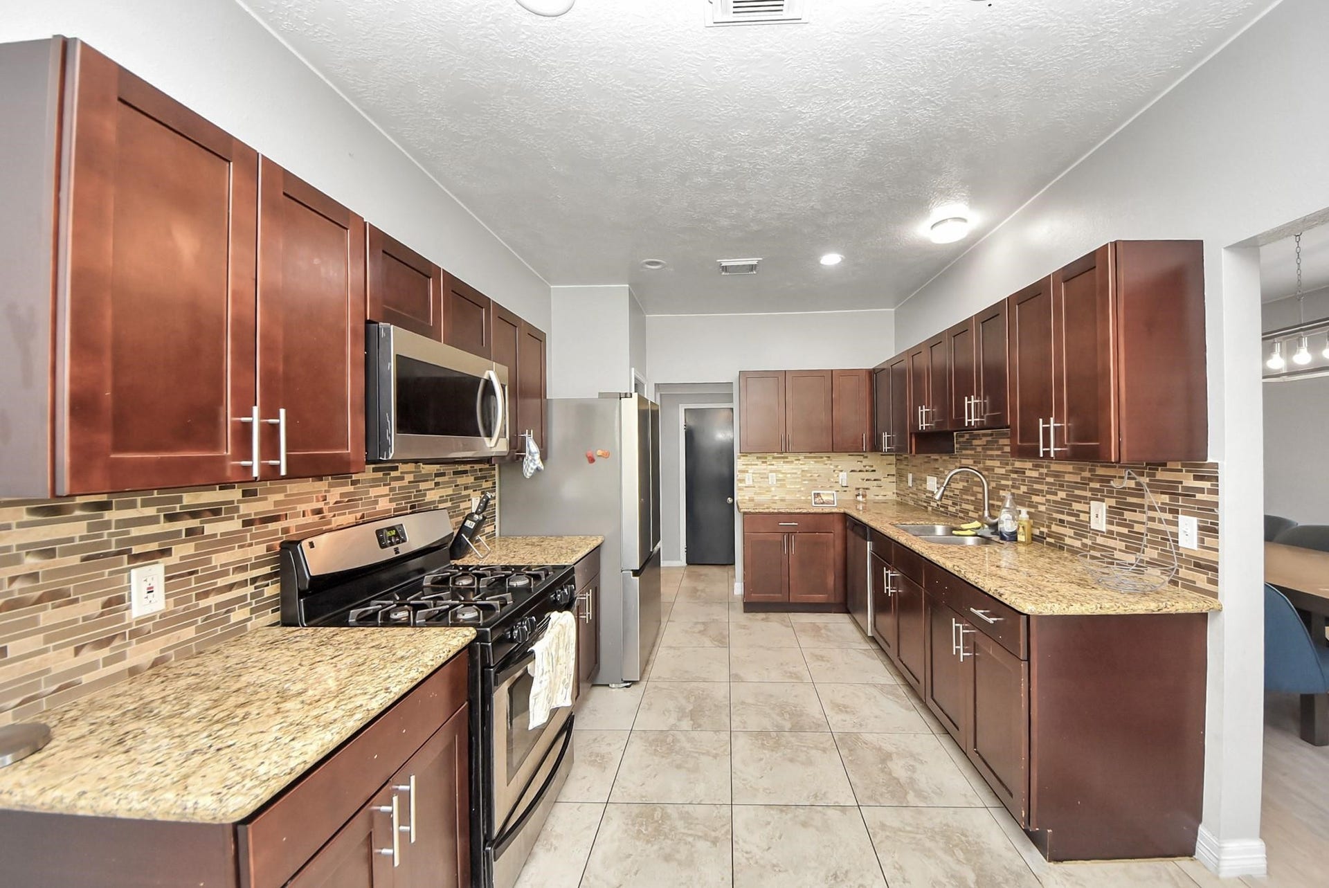 16111 Copper Canyon Drive, Friendswood, TX 77546 16111 Copper Canyon Drive, Friendswood, TX 77546