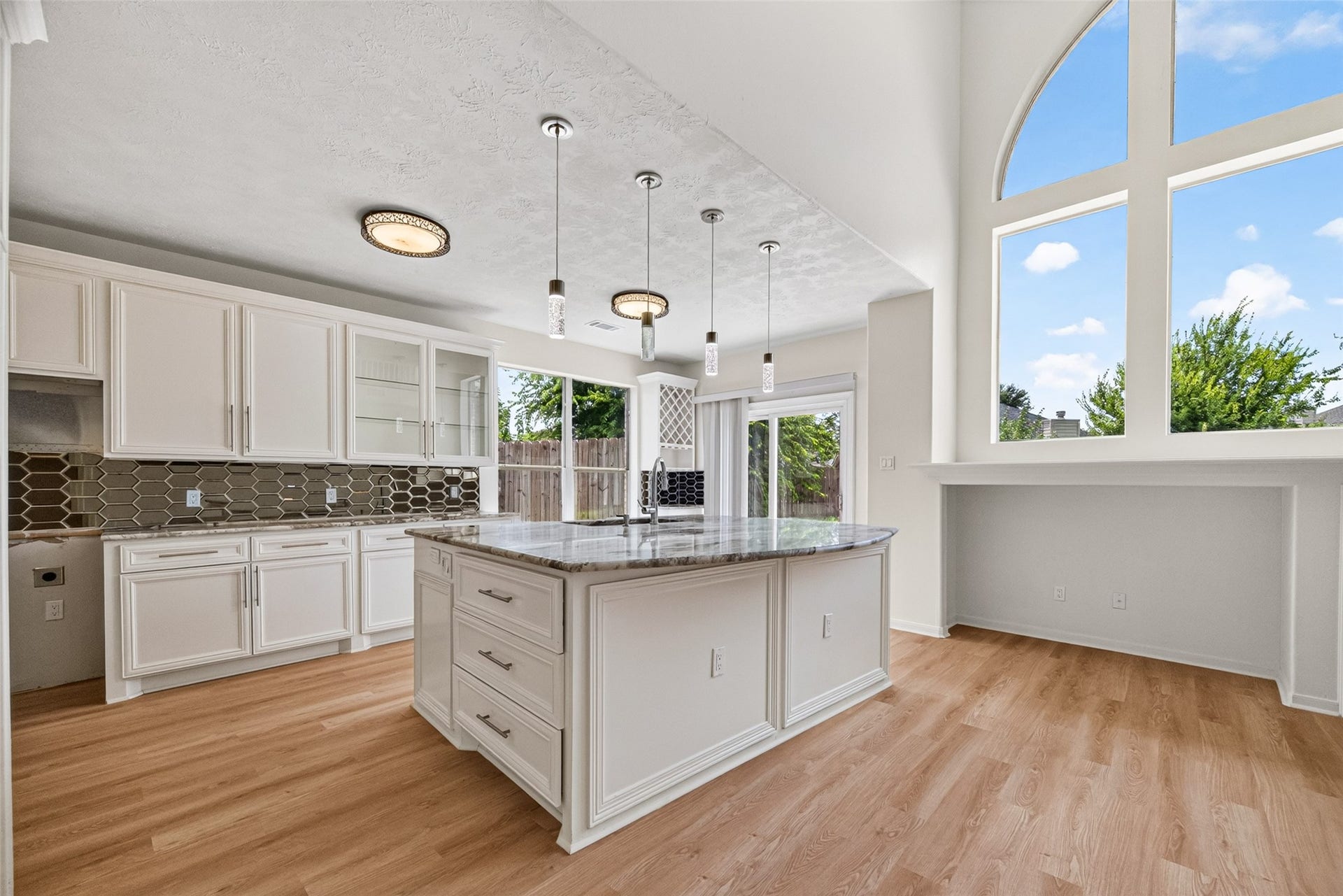 2210 Laurel River Bend, Houston, TX 77014 2210 Laurel River Bend, Houston, TX 77014