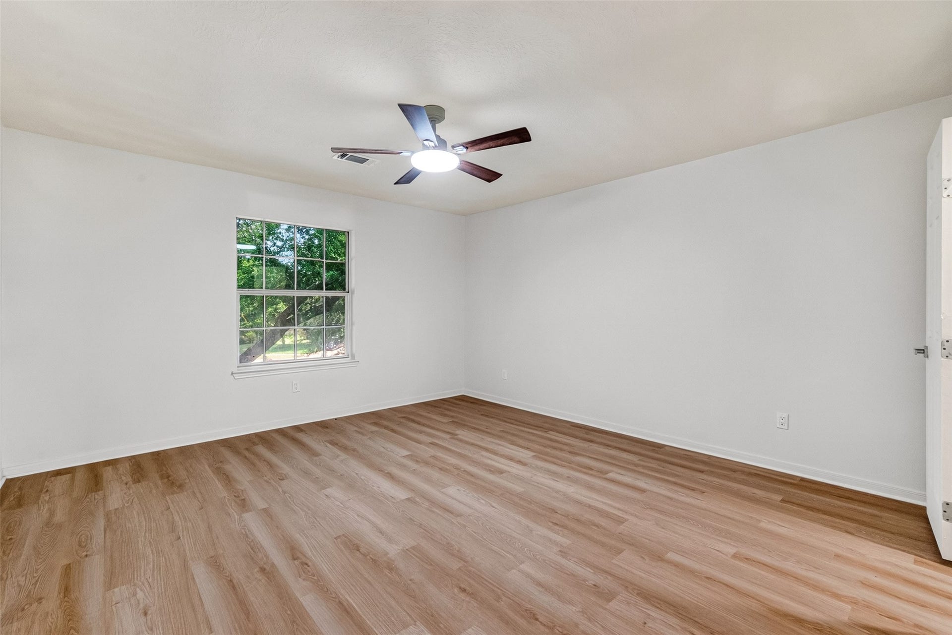 2210 Laurel River Bend, Houston, TX 77014 2210 Laurel River Bend, Houston, TX 77014