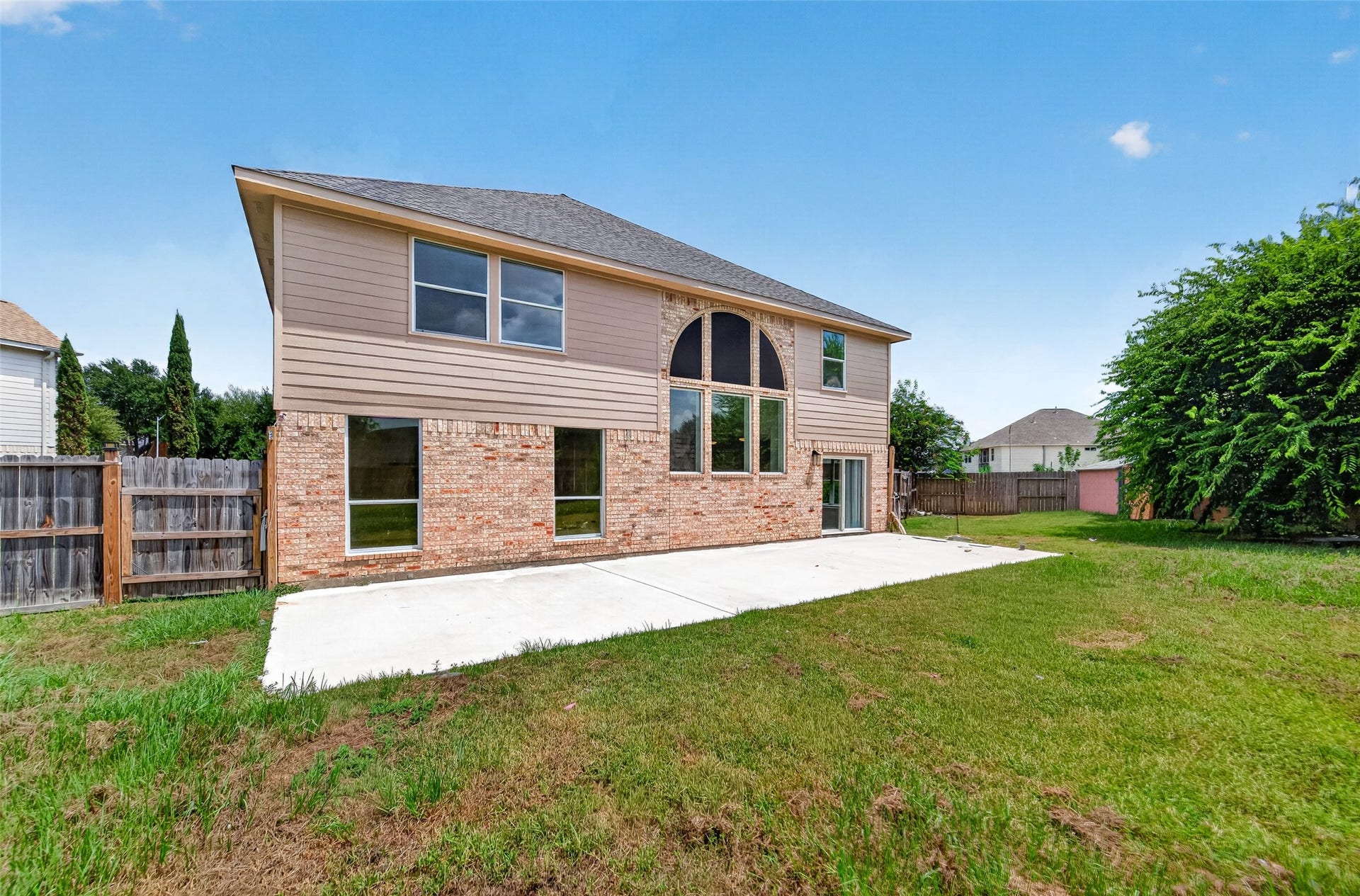 2210 Laurel River Bend, Houston, TX 77014 2210 Laurel River Bend, Houston, TX 77014