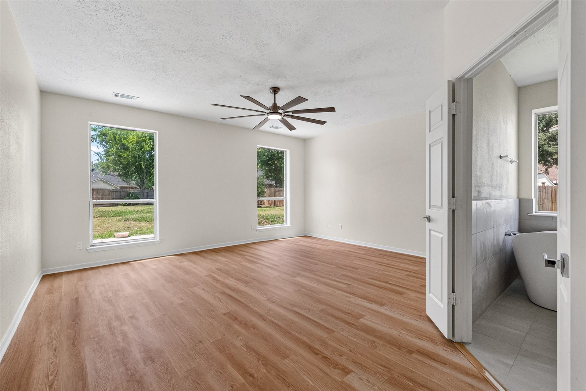 2210 Laurel River Bend, Houston, TX 77014 2210 Laurel River Bend, Houston, TX 77014