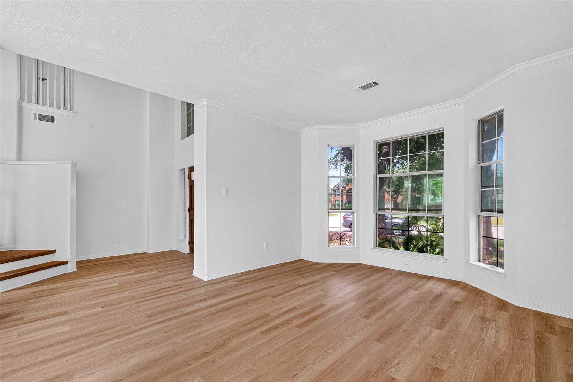 2210 Laurel River Bend, Houston, TX 77014 2210 Laurel River Bend, Houston, TX 77014