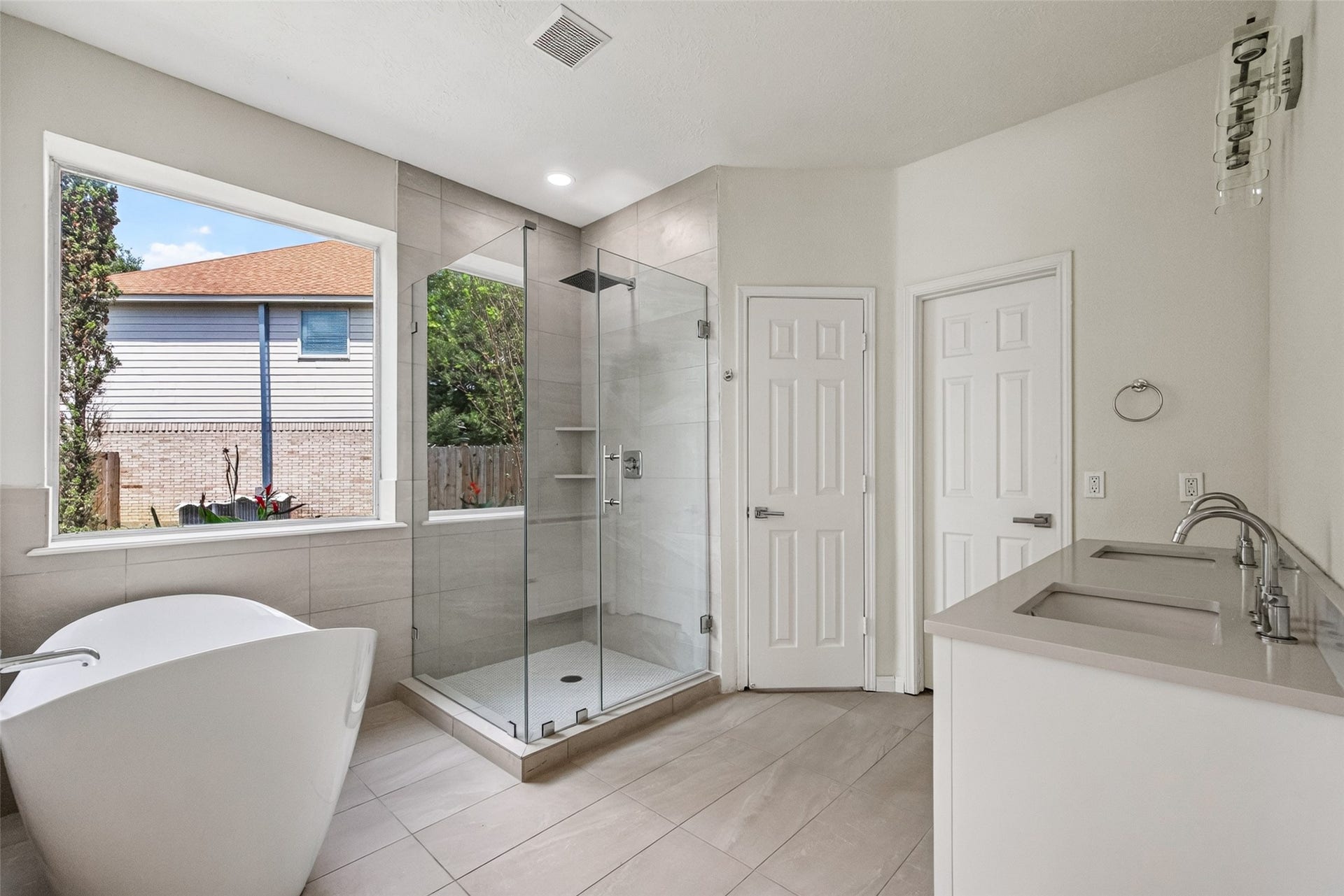 2210 Laurel River Bend, Houston, TX 77014 2210 Laurel River Bend, Houston, TX 77014