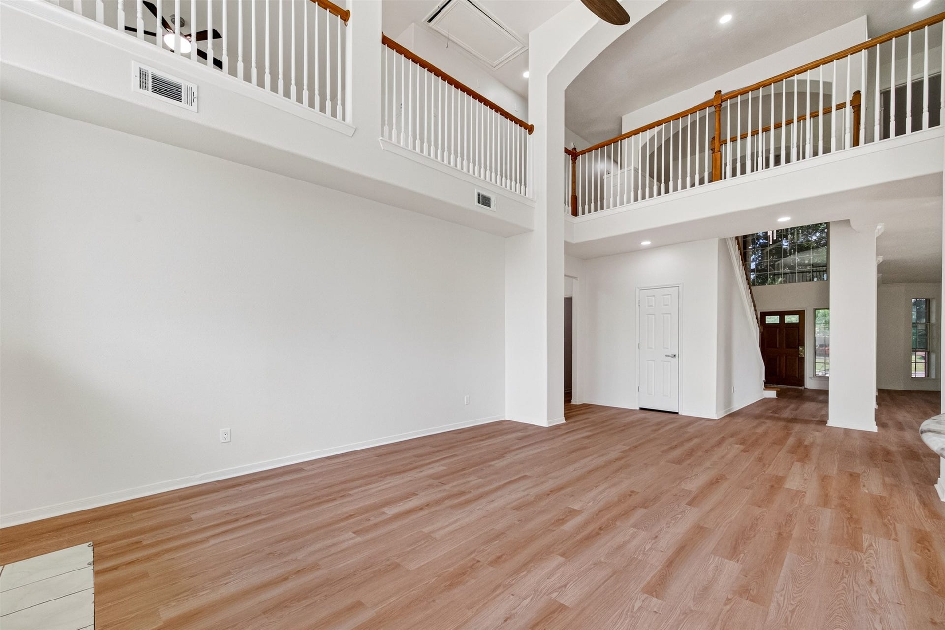 2210 Laurel River Bend, Houston, TX 77014 2210 Laurel River Bend, Houston, TX 77014