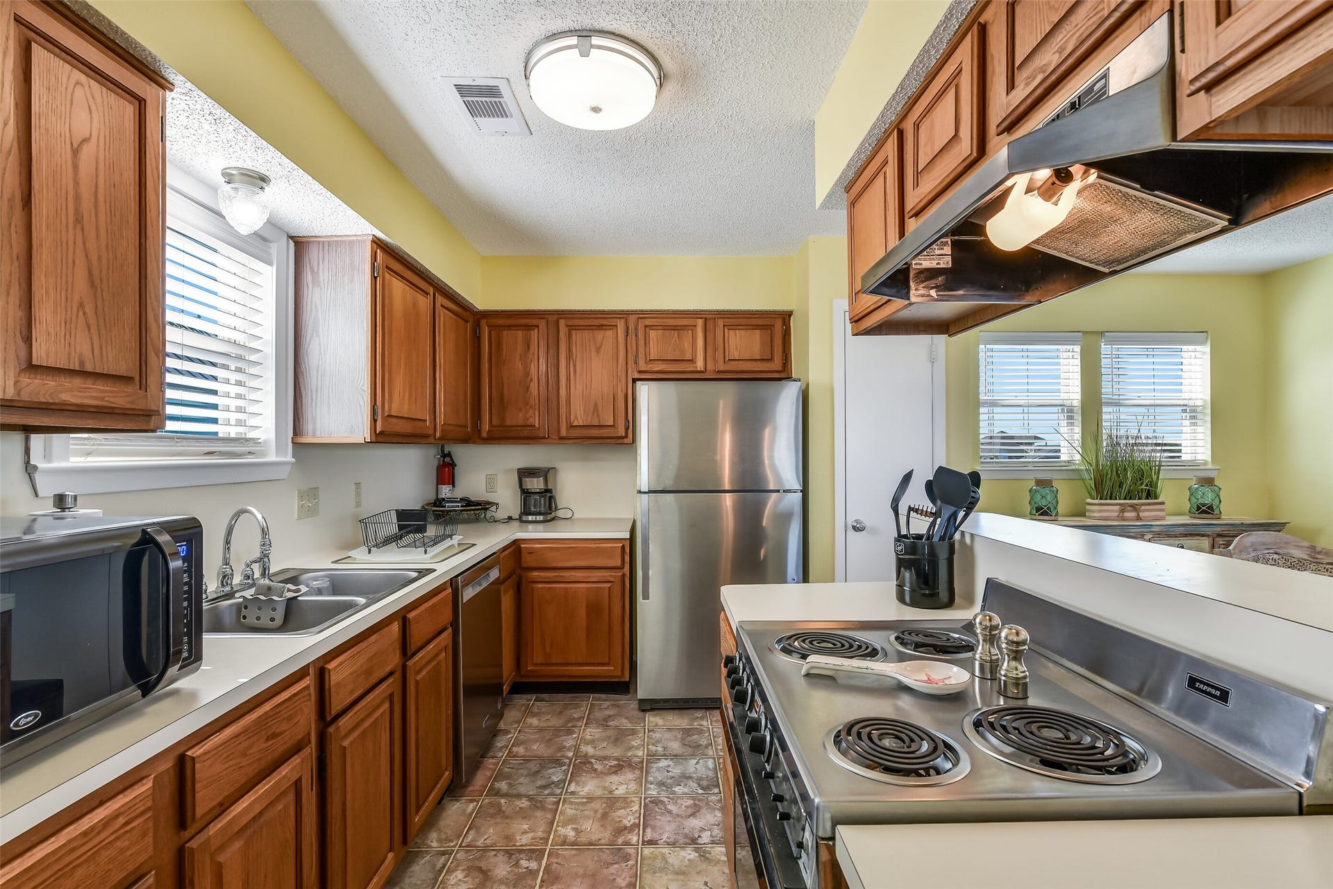 3902 Island Court, Galveston, TX 77554 3902 Island Court, Galveston, TX 77554