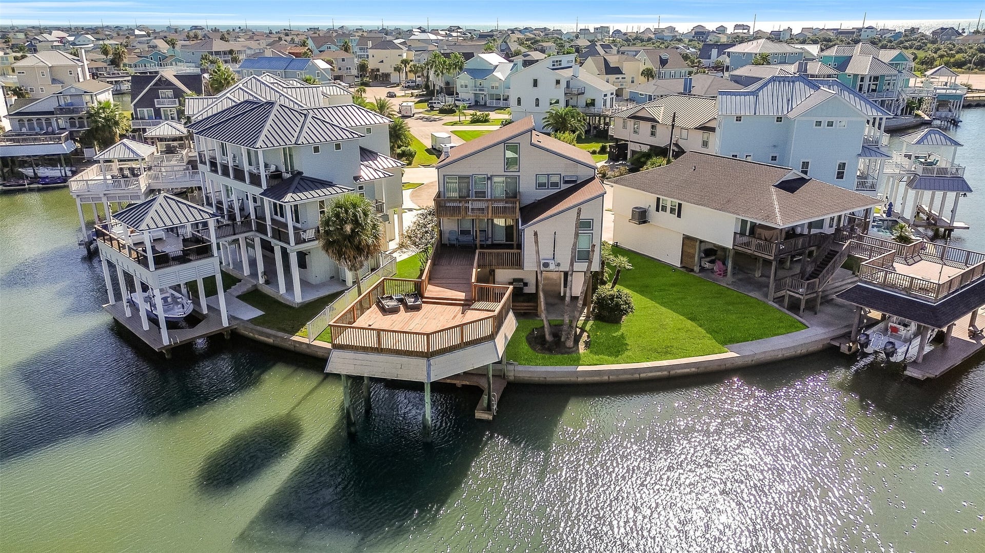 3902 Island Court, Galveston, TX 77554 3902 Island Court, Galveston, TX 77554