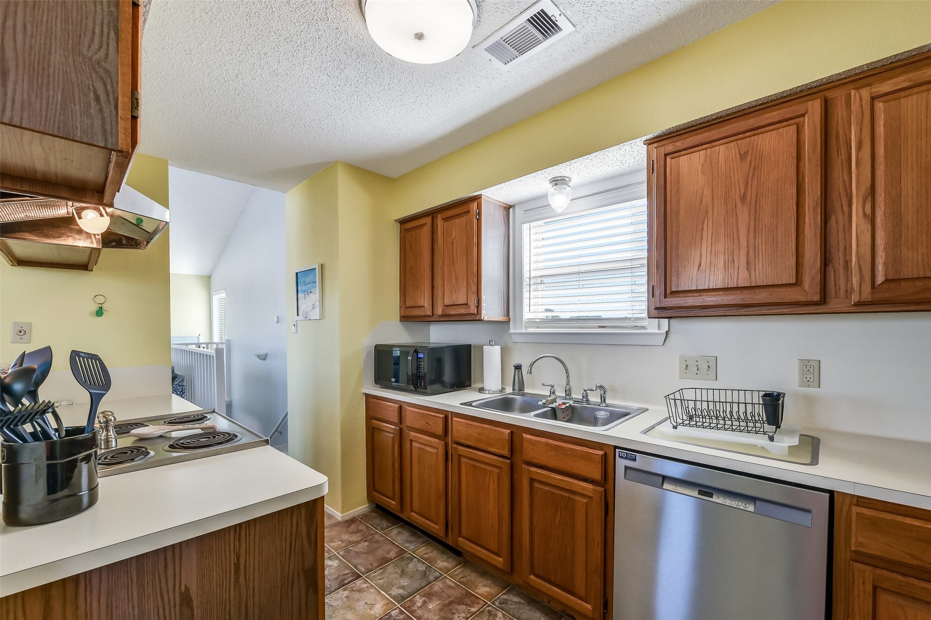 3902 Island Court, Galveston, TX 77554 3902 Island Court, Galveston, TX 77554