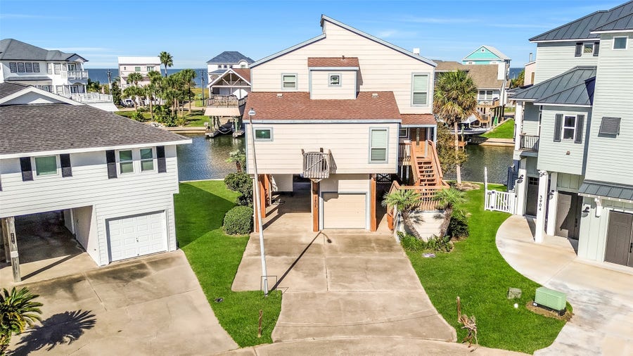 Property photo for 3902 Island Court, Galveston, TX
