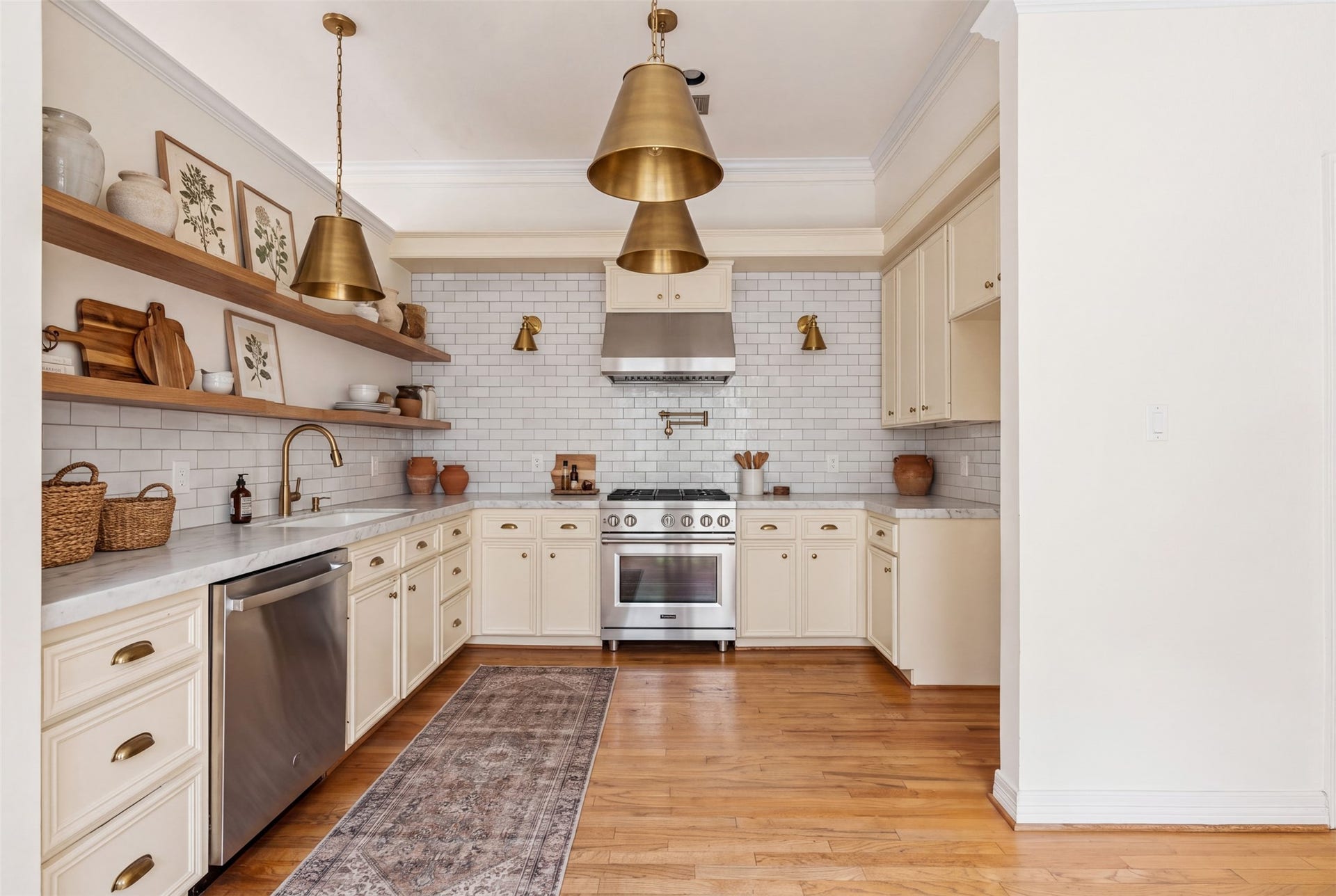 3923 Childress Street, #A, Houston, TX 77005 So many possibilities for a gorgeous kitchen! Photo is AI generated to suggest ideas.