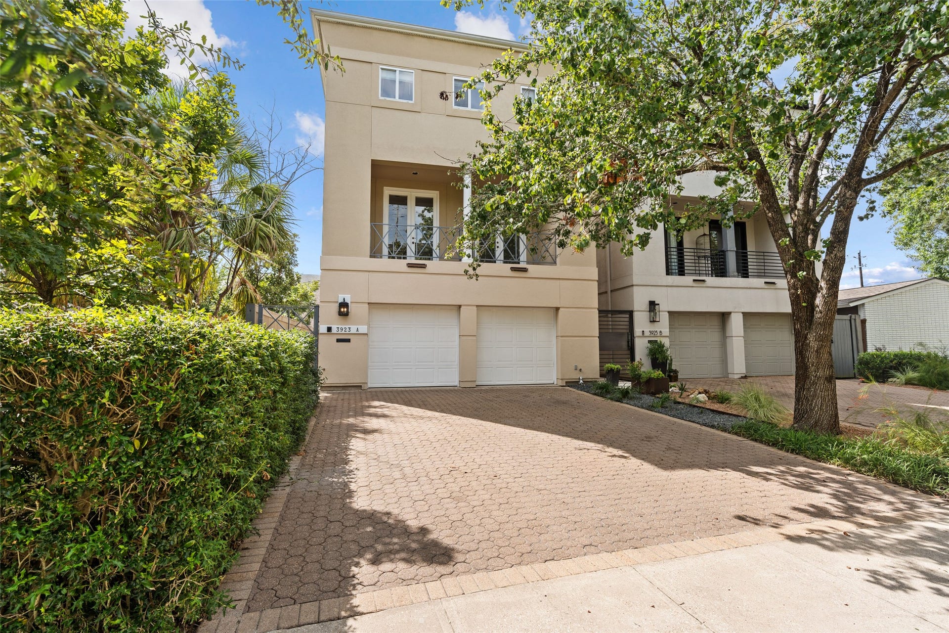 3923 Childress Street, #A, Houston, TX 77005 Very unique modern townhome