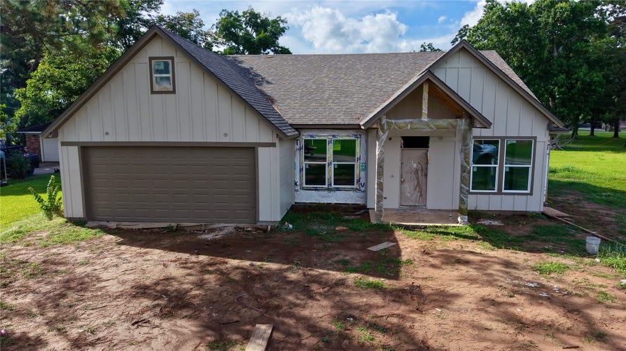 Property photo for 6610 Spencer Dr, Jones Creek, TX