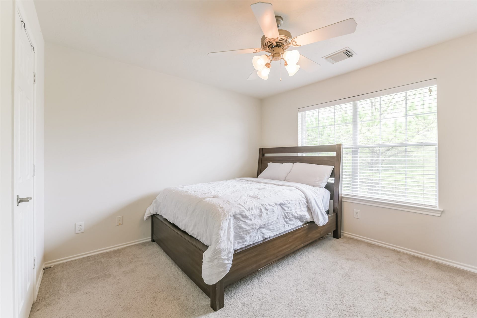 5418 Lilac Grove Lane, Rosharon, TX 77583 5418 Lilac Grove Lane, Rosharon, TX 77583
