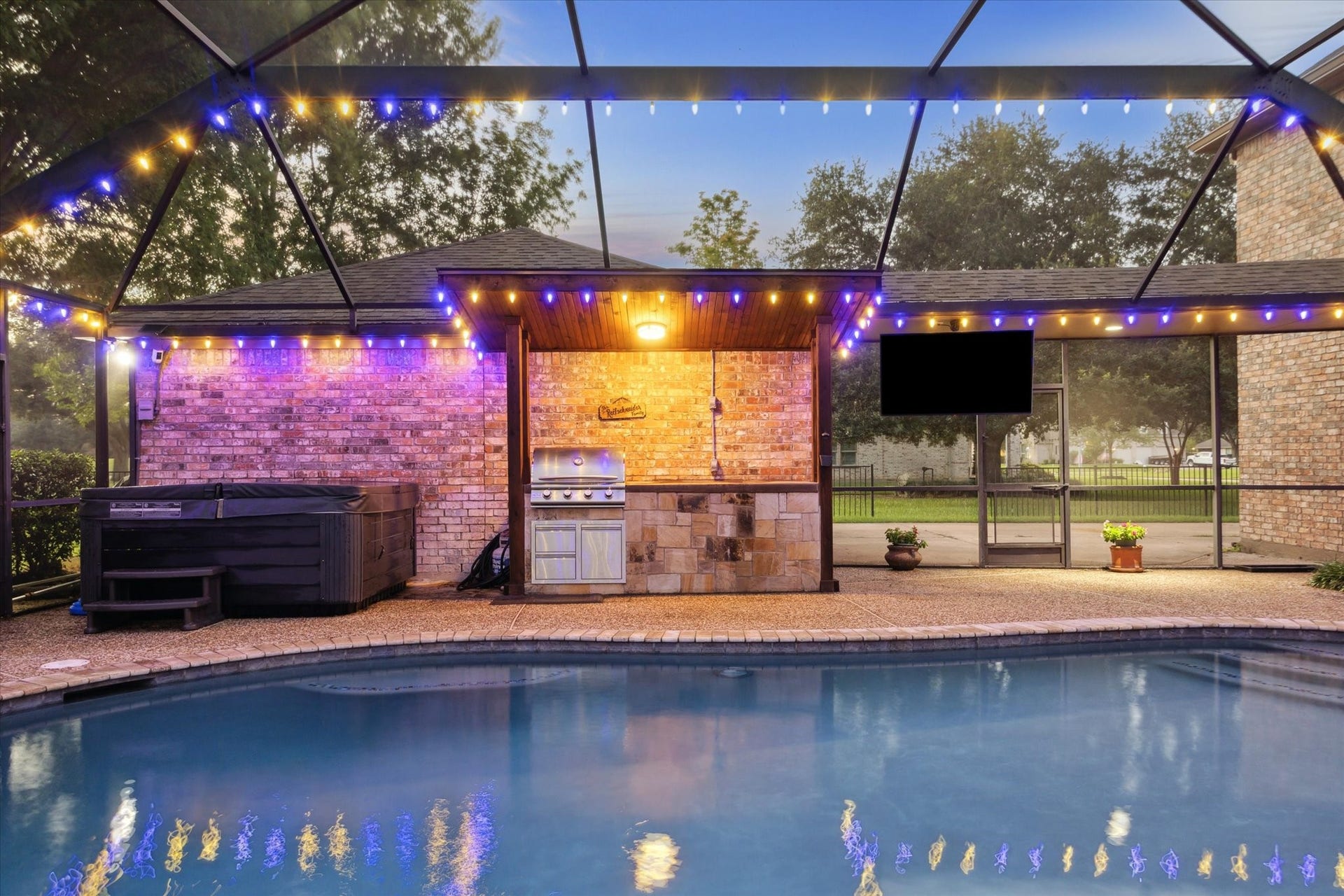 4107 Wentworth Drive, Fulshear, TX 77441 Outdoor cooking/grilling is a breeze with this outdoor kitchen!