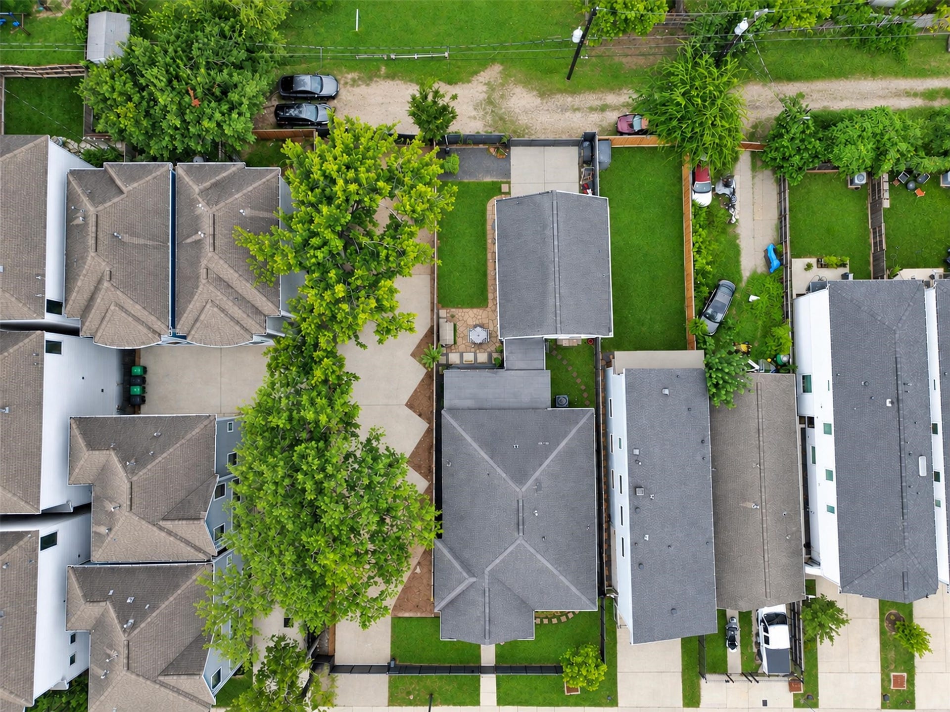827 W 19th Street and 829 W 19th Street, Houston, TX 77008 Aerial view