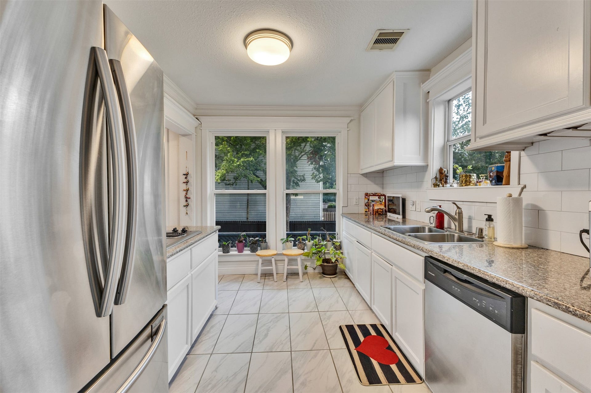 827 W 19th Street and 829 W 19th Street, Houston, TX 77008 2nd kitchen upstairs
