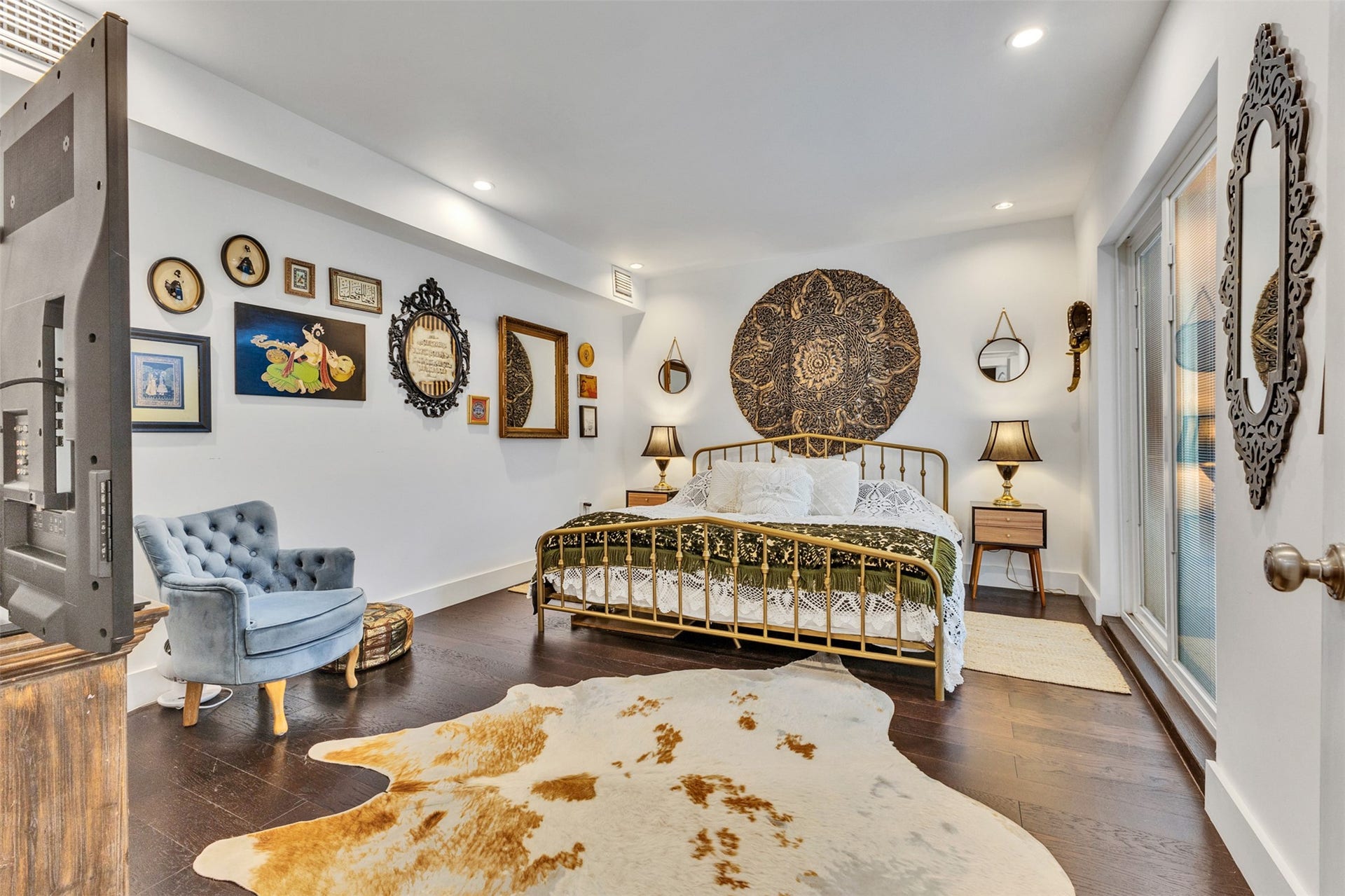 827 W 19th Street and 829 W 19th Street, Houston, TX 77008 Primary bedroom