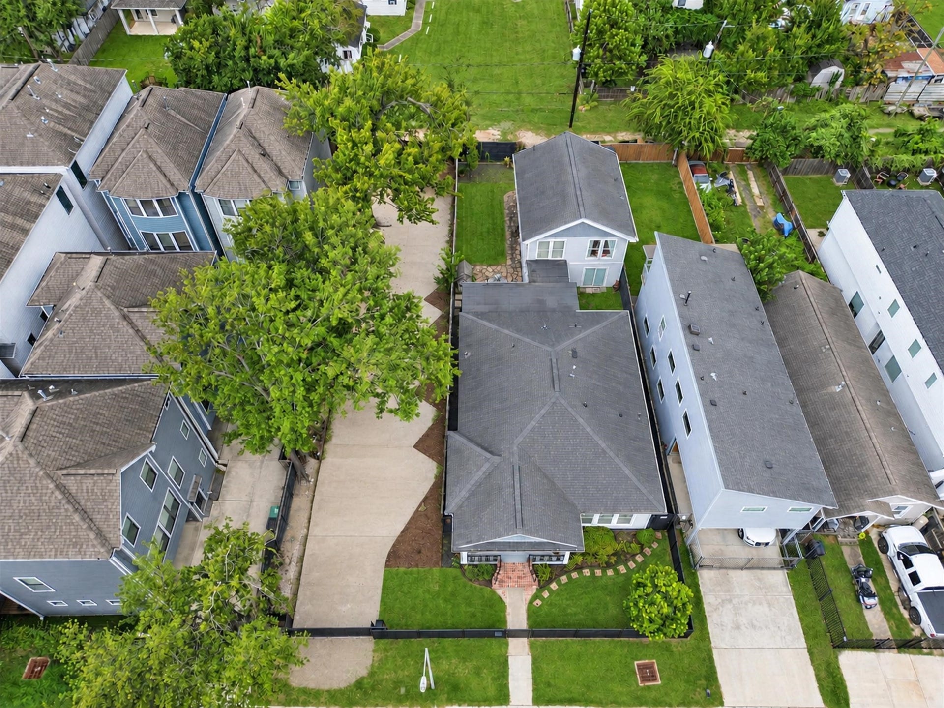 827 W 19th Street and 829 W 19th Street, Houston, TX 77008 Aerial view