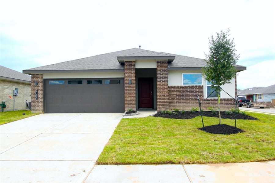 Property photo for 8215 Brahman Lane, Rosharon, TX