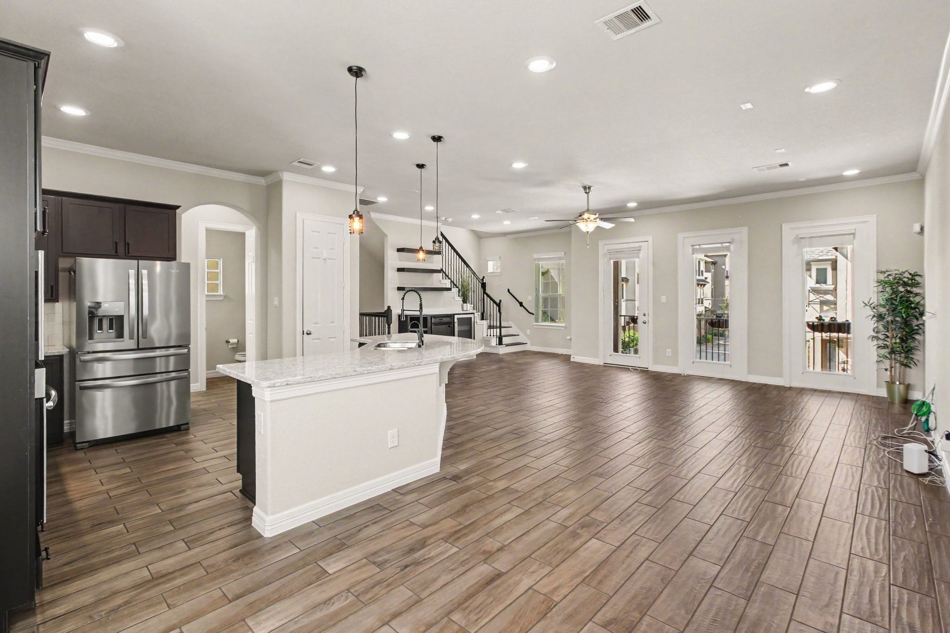 1506 Peyton Oaks Place, Houston, TX 77043 Bright and spacious second-floor living area with an open-concept layout