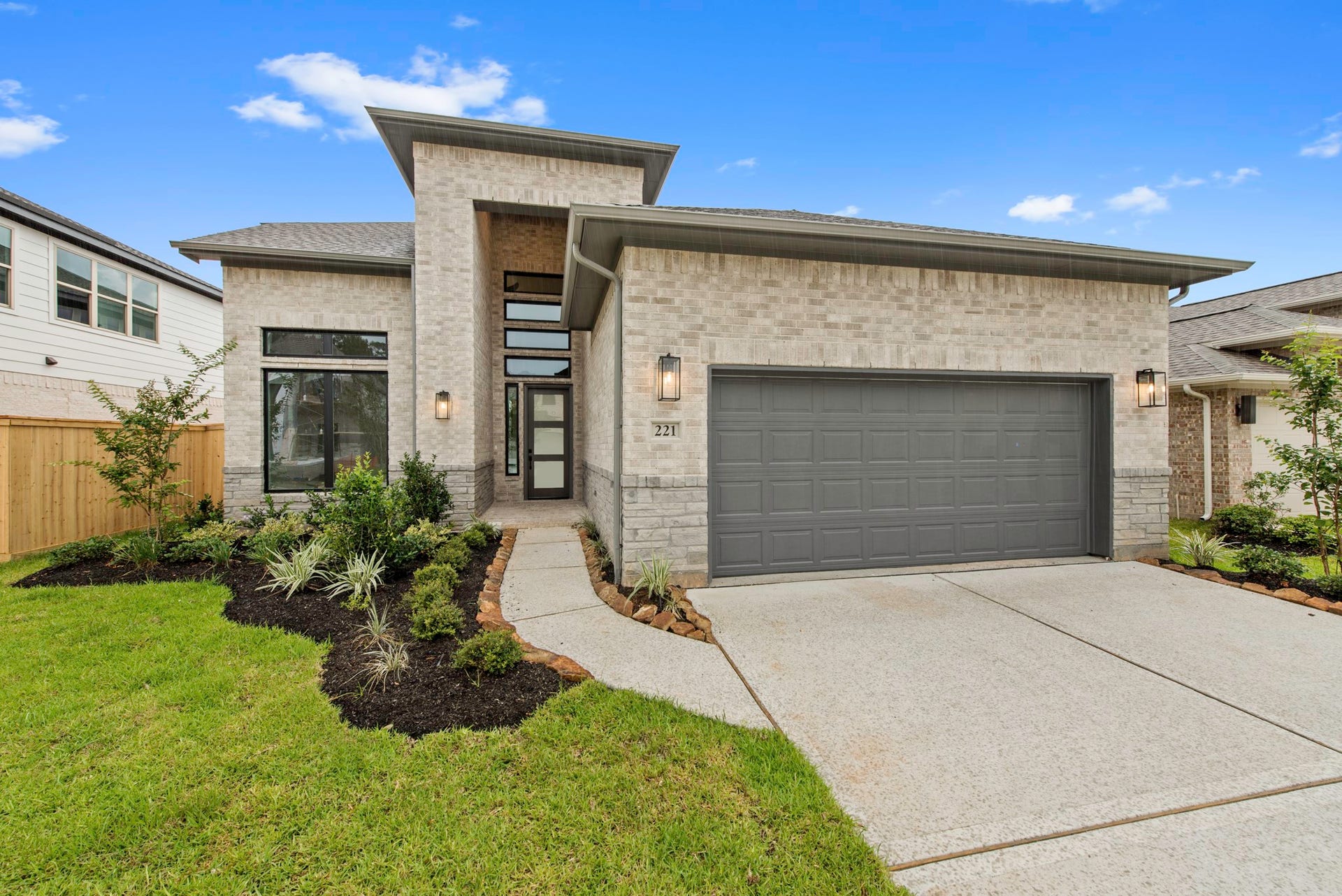 221 Silver Sage Court, Conroe, TX 77304 Move in Ready. Westin Homes *New Construction* Ellicott plan.
